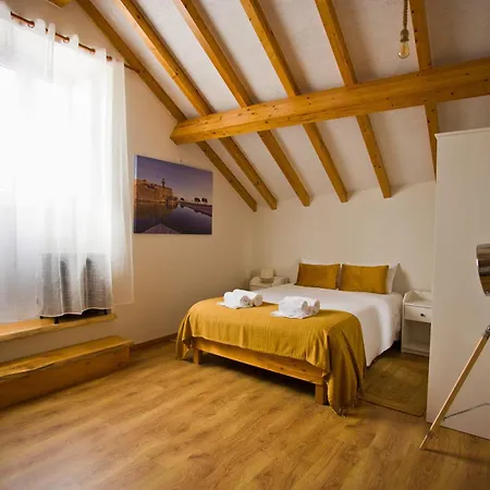 Гостевой дом 10 De Agosto 3*