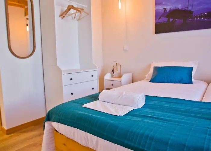 10 De Agosto Penzion Figueira da Foz