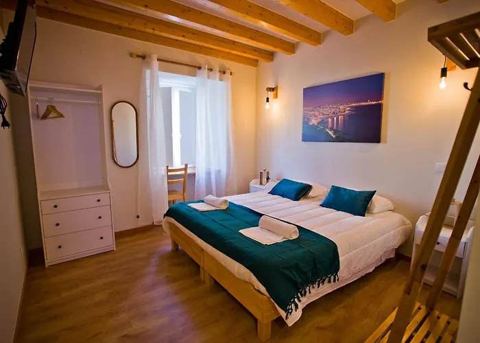 10 De Agosto Гостевой дом 3*