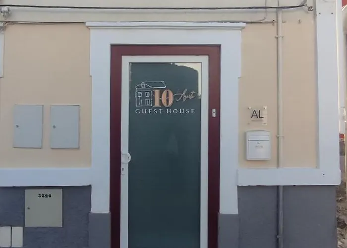 10 De Agosto Гостевой дом 3*