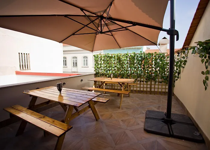 10 De Agosto בית הארחה 3*