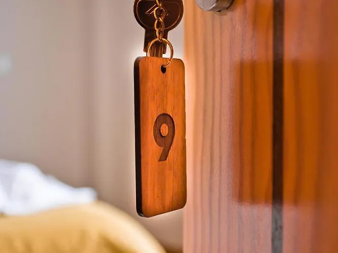 10 De Agosto ゲストハウス 3*